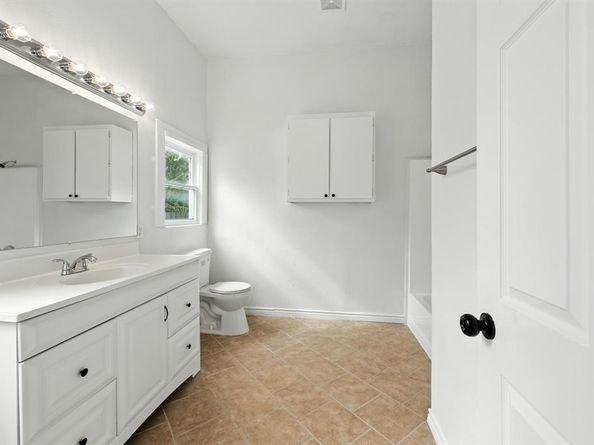 705  Hallvale Drive , White Settlement Texas 76108