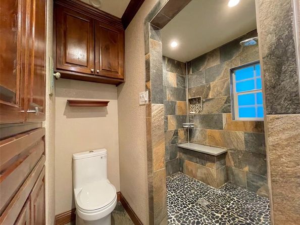1635 W Pentagon Parkway , Dallas Texas 75224