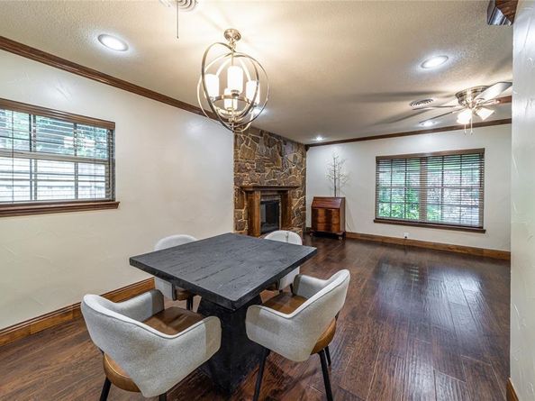 1635 W Pentagon Parkway , Dallas Texas 75224