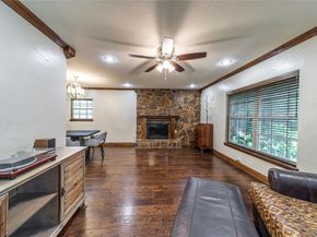 1635 W Pentagon Parkway , Dallas Texas 75224