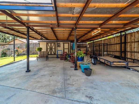 1635 W Pentagon Parkway , Dallas Texas 75224
