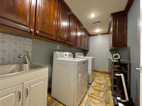 1635 W Pentagon Parkway , Dallas Texas 75224