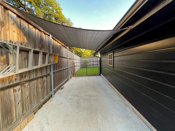 1635 W Pentagon Parkway , Dallas Texas 75224