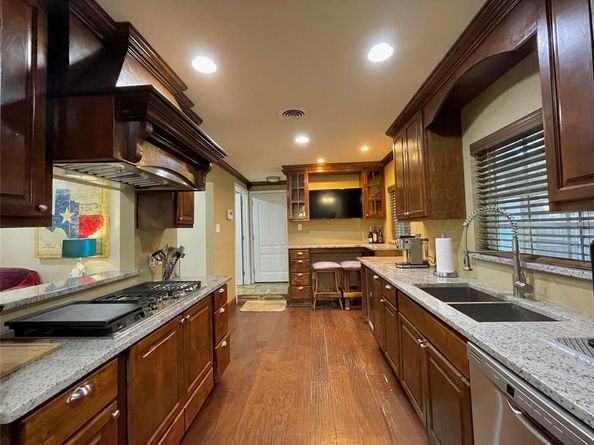 1635 W Pentagon Parkway , Dallas Texas 75224