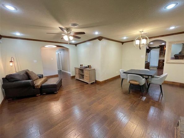 1635 W Pentagon Parkway , Dallas Texas 75224