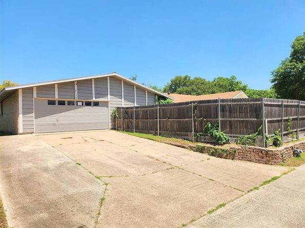 338  Wildbriar Drive , Garland Texas 75043