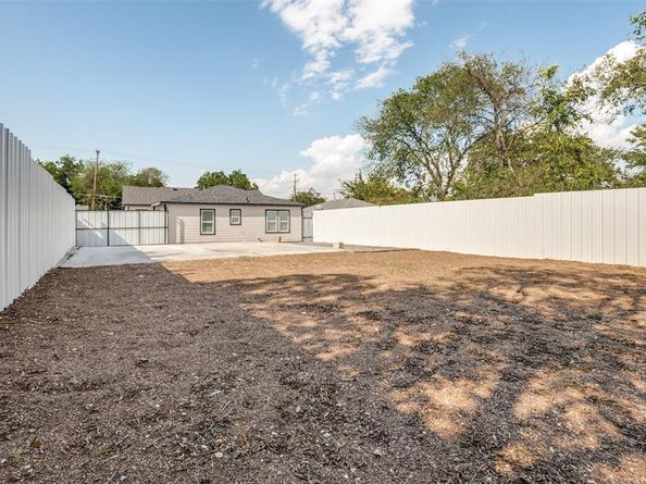 3702  Brandon Street , Dallas Texas 75211