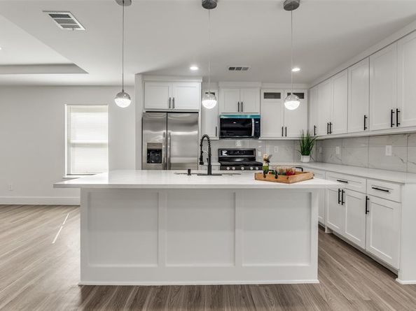 3702  Brandon Street , Dallas Texas 75211