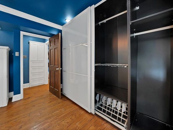 10203  Regal Oaks Drive  101, Dallas Texas 75230