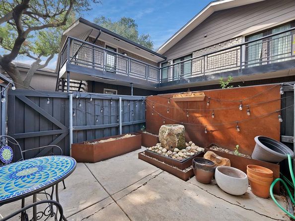 10203  Regal Oaks Drive  101, Dallas Texas 75230