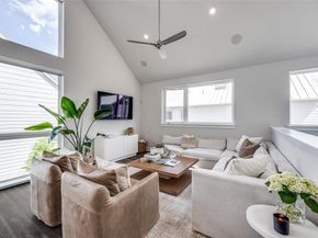 1022  Barsotti Court , Dallas Texas 75212