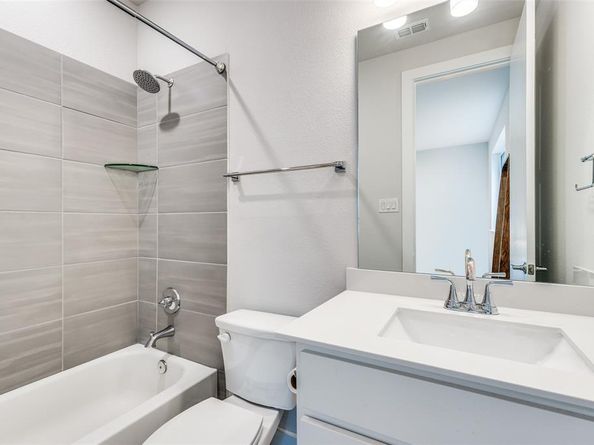 1022  Barsotti Court , Dallas Texas 75212