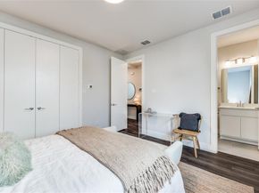 1022  Barsotti Court , Dallas Texas 75212
