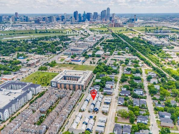 1022  Barsotti Court , Dallas Texas 75212