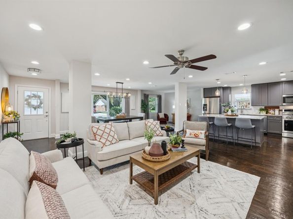 3243  Princess Lane , Dallas Texas 75229