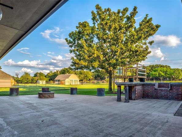 210  Oak Trail Drive , Double Oak Texas 75077