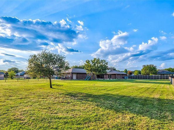 210  Oak Trail Drive , Double Oak Texas 75077