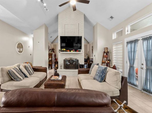 2315  Ox Bow Court , Arlington Texas 76006