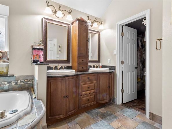 2315  Ox Bow Court , Arlington Texas 76006
