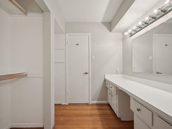 1022  Bardfield Avenue , Garland Texas 75041