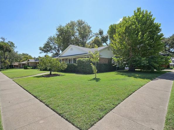 1022  Bardfield Avenue , Garland Texas 75041