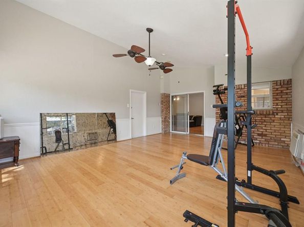 1022  Bardfield Avenue , Garland Texas 75041