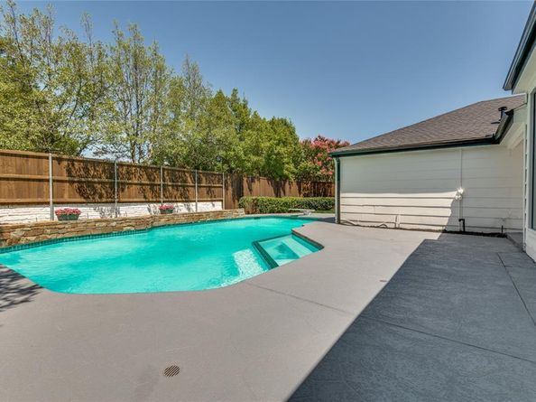 7624  Carta Valley Court , Dallas Texas 75248