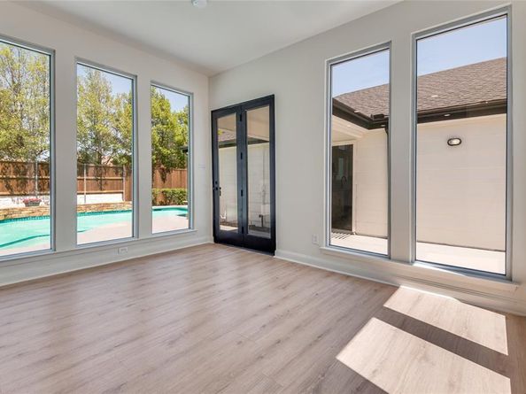 7624  Carta Valley Court , Dallas Texas 75248