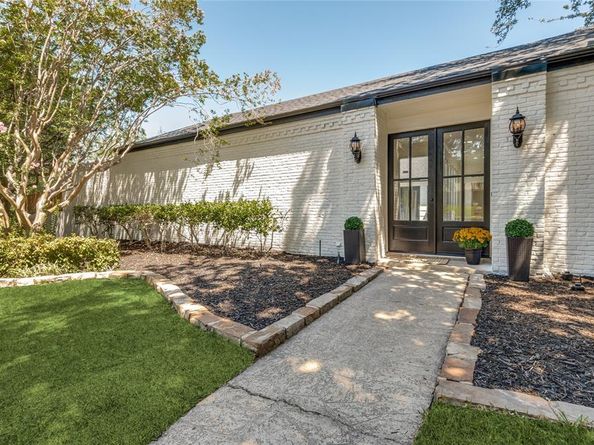 7624  Carta Valley Court , Dallas Texas 75248
