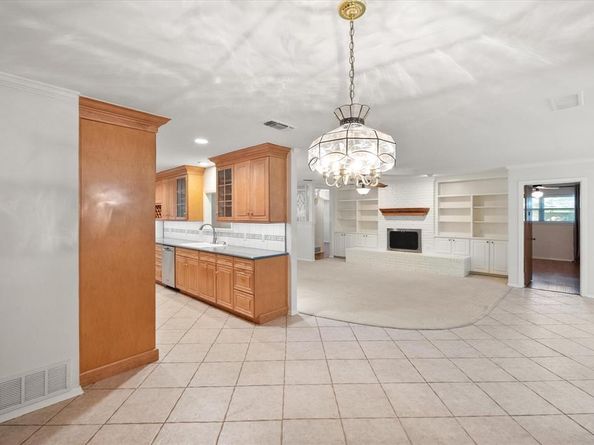 3408  Lynnwood Drive , Arlington Texas 76013