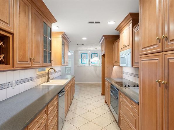 3408  Lynnwood Drive , Arlington Texas 76013