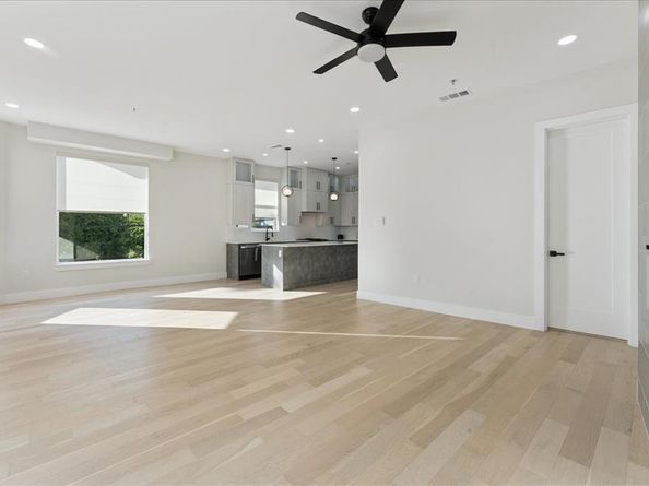 1508  Seegar Street  101, Dallas Texas 75215