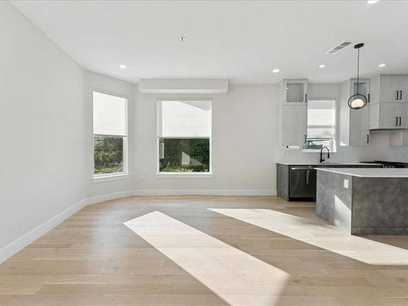 1508  Seegar Street  101, Dallas Texas 75215