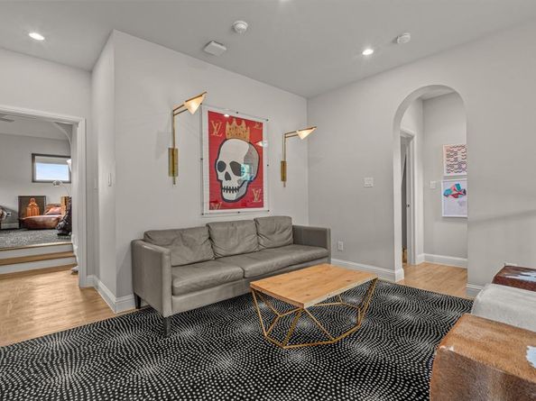 2413  Lofton Terrace , Fort Worth Texas 76109
