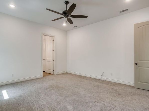 512  Isbell Road , Fort Worth Texas 76114