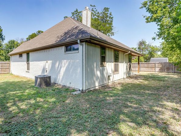 512  Isbell Road , Fort Worth Texas 76114
