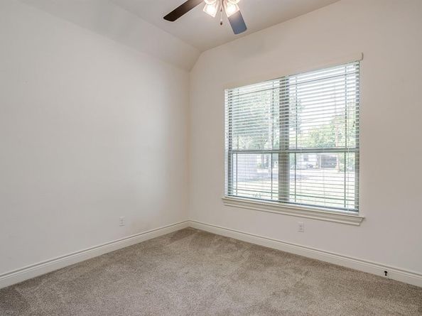 512  Isbell Road , Fort Worth Texas 76114