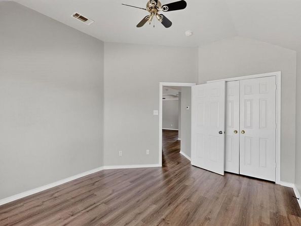 1705  Clover Hill Road , Mansfield Texas 76063