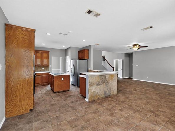 1705  Clover Hill Road , Mansfield Texas 76063
