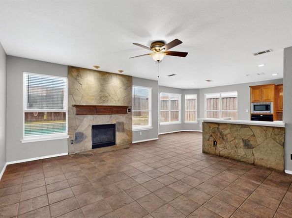 1705  Clover Hill Road , Mansfield Texas 76063