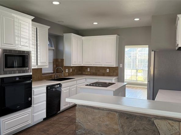 1705  Clover Hill Road , Mansfield Texas 76063