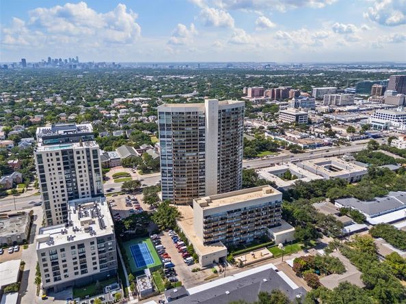 6211 W Northwest Highway  500, Dallas Texas 75225