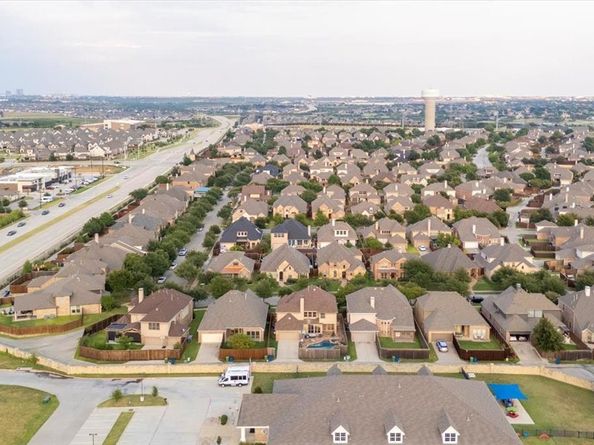 408  Water Bridge Drive , Lewisville Texas 75056