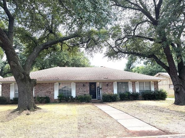 102  Mill Creek Drive , Arlington Texas 76010