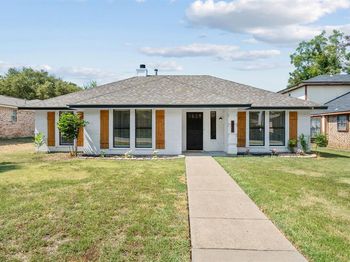 2015  Garden Crest Lane 