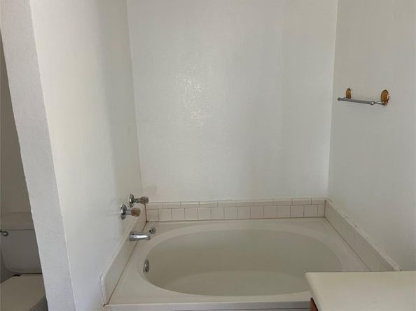 9839  Paramount Avenue , Dallas Texas 75217
