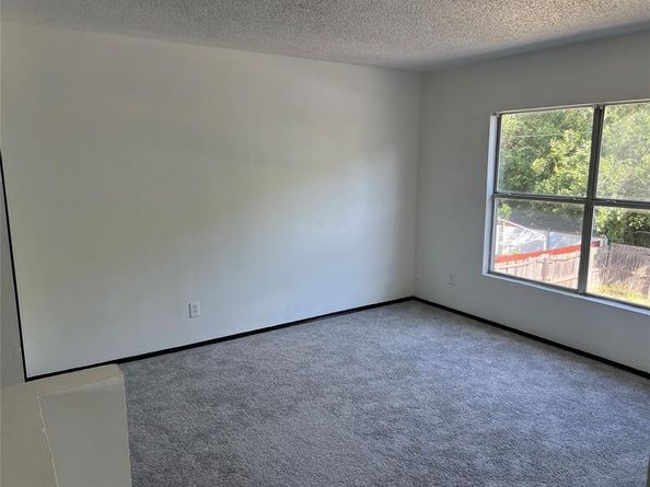 9839  Paramount Avenue , Dallas Texas 75217