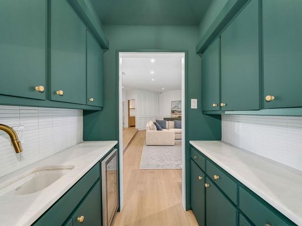 6275  Preston Creek Drive , Dallas Texas 75240