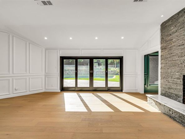 6275  Preston Creek Drive , Dallas Texas 75240