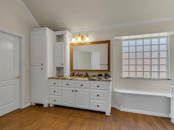 6801  Cedar Ridge Court , Plano Texas 75093